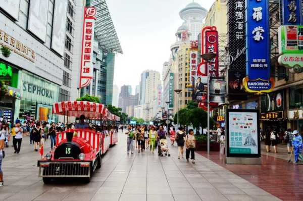 南京路步行街攻略：上海繁华都市的购物天堂